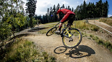 HEAVY METAL: DOWNHILLBIKE IM TEST (NR.4)